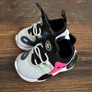 Nike Air Huarache EDGE Platinum Black Sneakers Toddler US 4C EU 19.5 -AQ2433-002